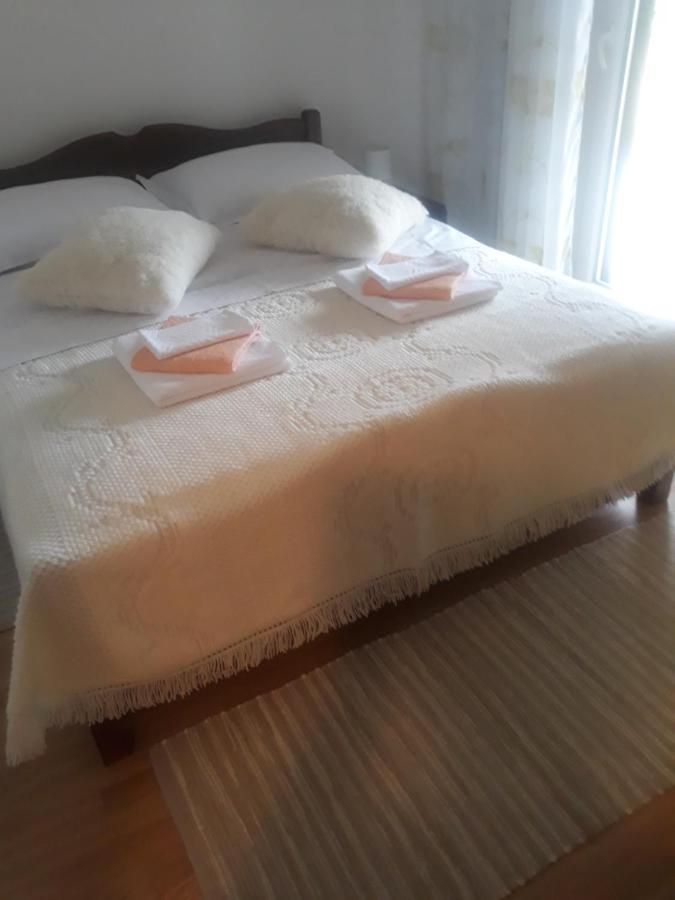 Apartman Lana Kijevo Екстериор снимка
