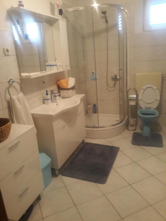 Apartman Lana Kijevo Екстериор снимка