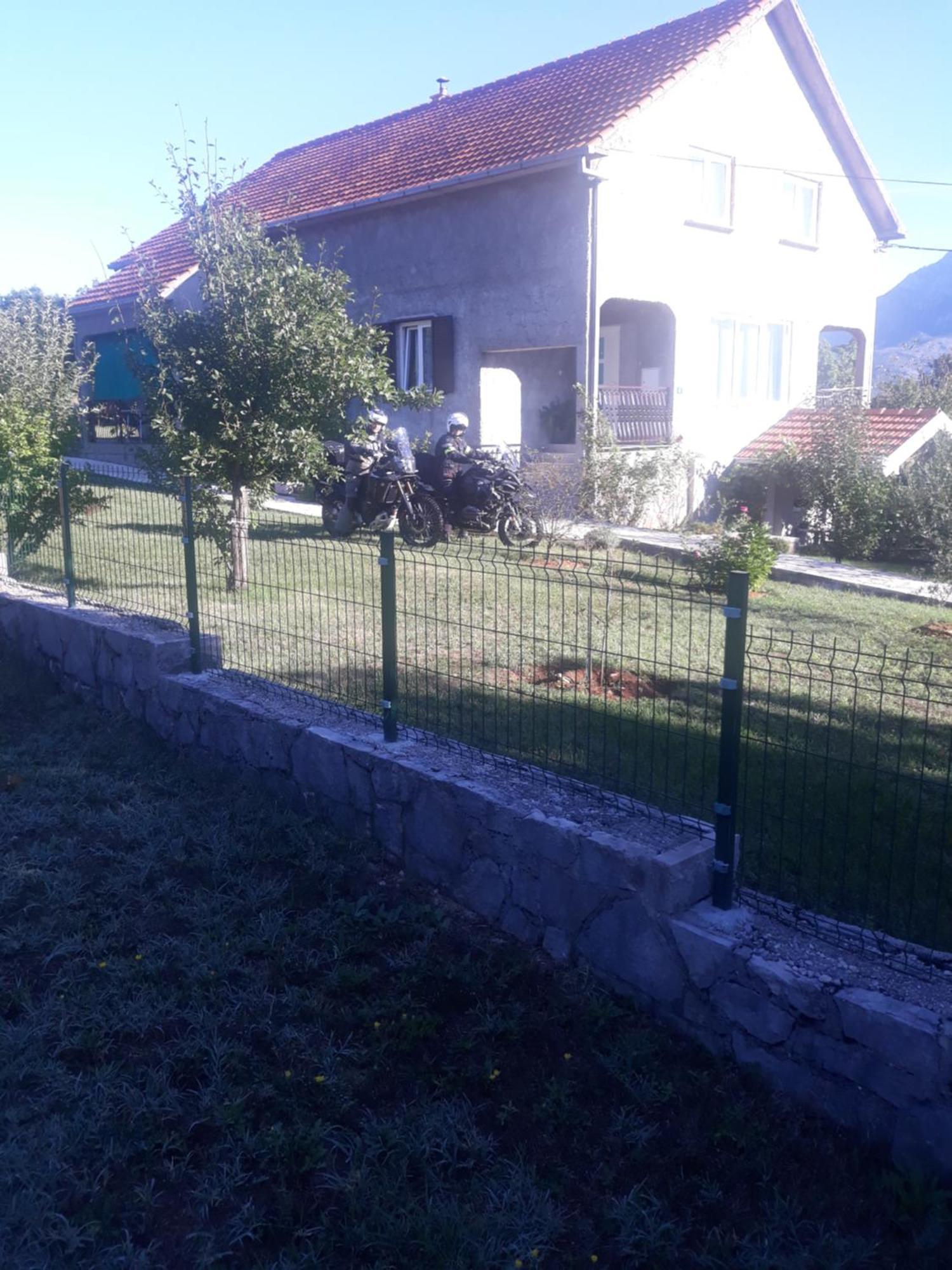 Apartman Lana Kijevo Екстериор снимка