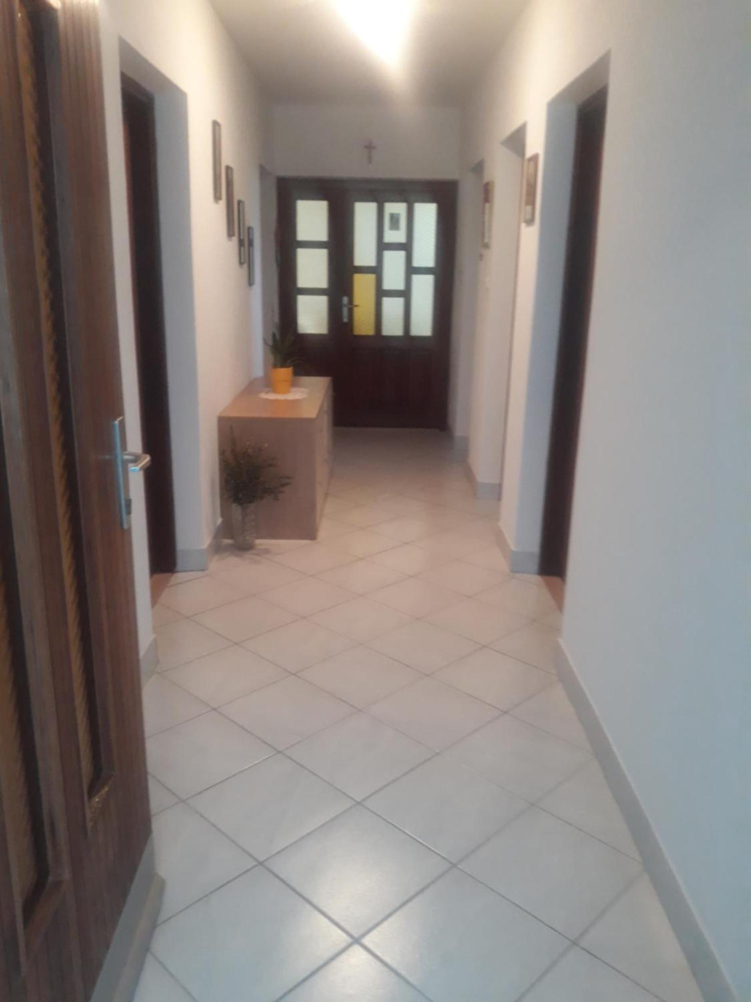 Apartman Lana Kijevo Екстериор снимка
